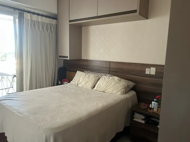 CAMA COM BAÚ