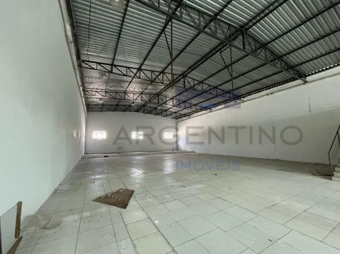 Oportunidade Imperdível: Galpão Comercial à Venda em Avenida Movimentada