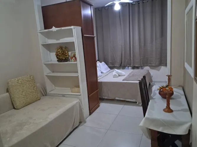 Alugo apartamento totalmente mobiliado em Copacabana temporada curta e longa