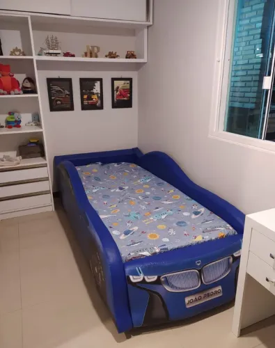 Cama Infantil Carro Azul com Proteção Lateral - Personalizada