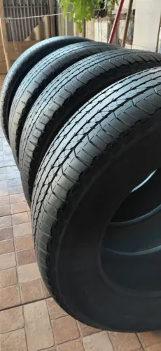 Pneu Bridgestone Aro 18 265/60R18 Dueler H/T 684 Il meia vida em ótimo estado (usado)