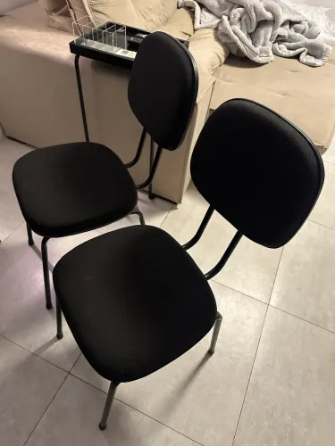 2 cadeiras acolchoadas