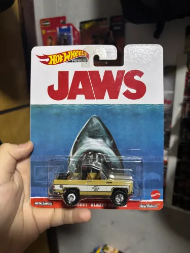 Hot Wheels Premium - 75 Chevy Blazer Custom - Filme Tubarão Jaws (Temático)