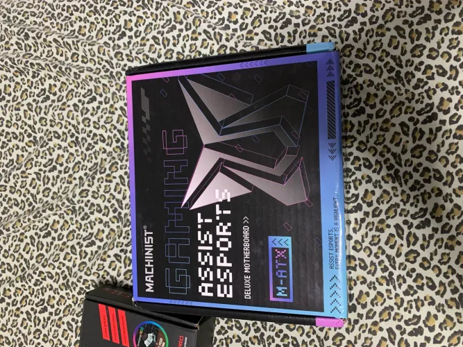 Vendo kit xeon ddr 4 novo na caixa