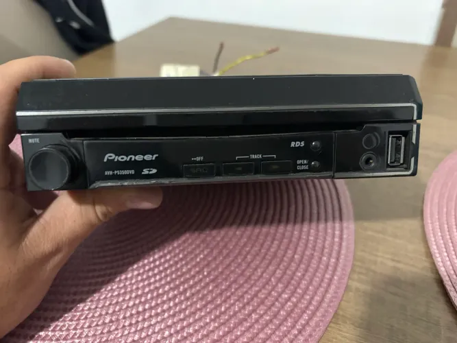 DVD automotivo retrátil Pioneer