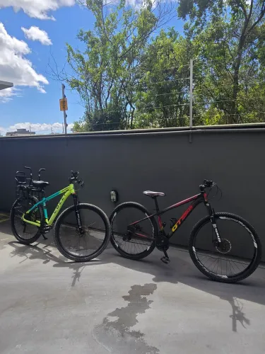2 bikes "pague uma, e leve duas"