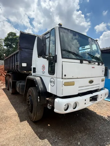 Caminhão a venda FORD