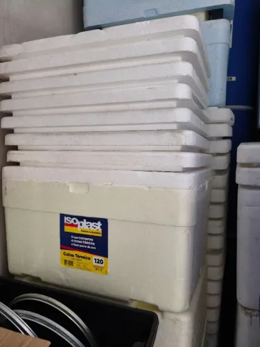 Caixas de isopor 120 litros