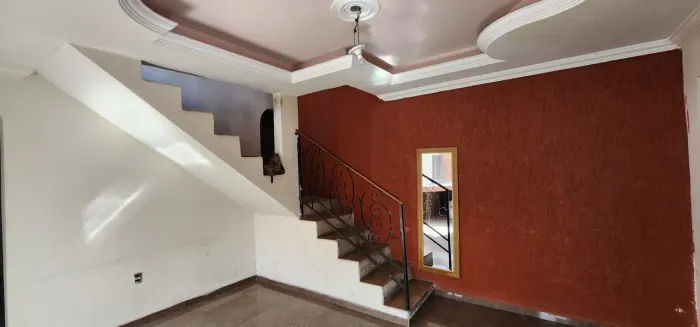 Vende-se uma Casa no Bairro Canaã - BH