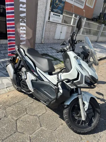 Honda ADV 150 - 2022 com 9.000 KM