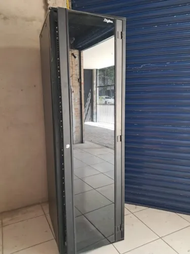 RACK DE PISO FECHADO : COMPLETO COM COOLER E PATCH PANEL