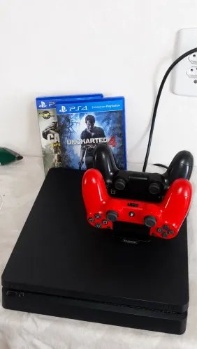 PlayStation 4 slim 1Tb