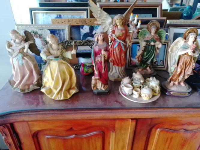 Antigas Esculturas religiosas em resina italiana 
