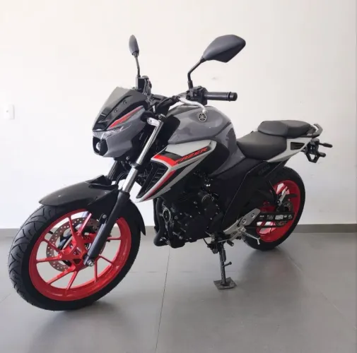 Fz25 seminova p vender logo