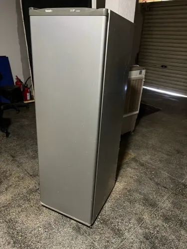 Freezer slim consul