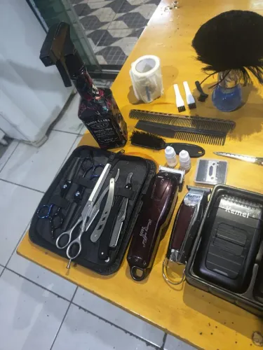Vendo kit de barbeiro completo (valor negociável) 