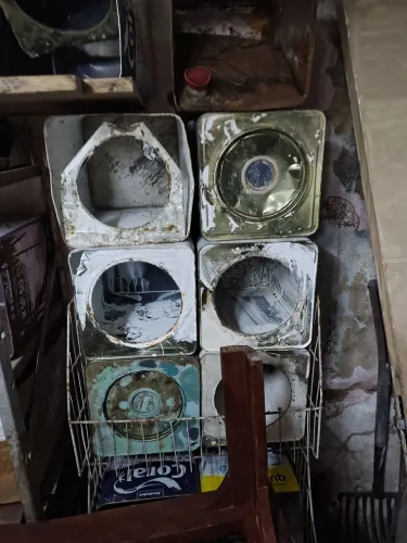 VENDA...LATAS VAZIA PARA OBRA