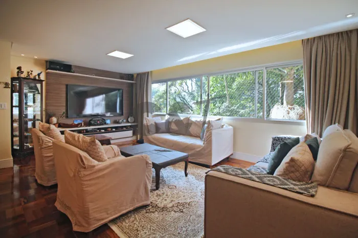 Apartamento com 4 Dormitórios (Suite) à Venda na Chácara Santo Antônio, São Paulo/SP