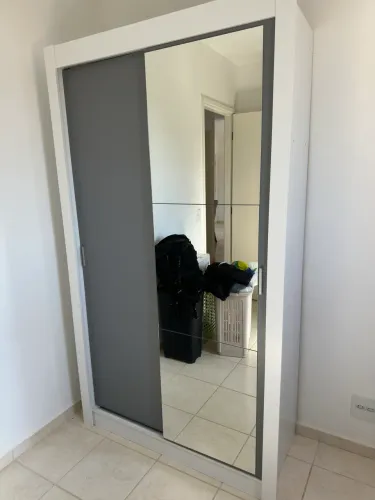 Guarda roupa novo 2 portas de correr com espelho