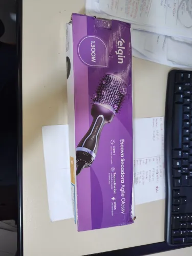 Vende-se escova secadora