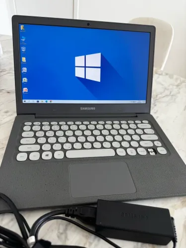 Notebook Samsung Flash F30