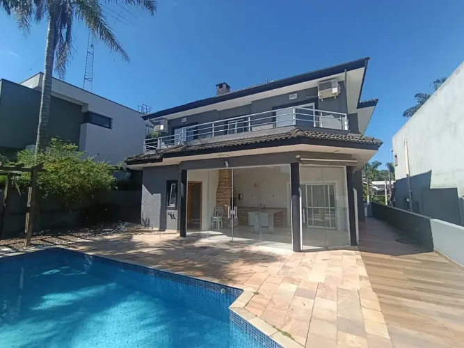 Condomínio Ecopark Linda residência com 3 suítes - ar condicionado e piscina