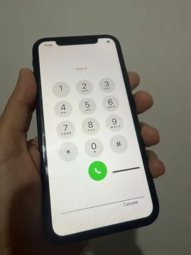 Display original iPhone Xr com duas pequenas falhas.