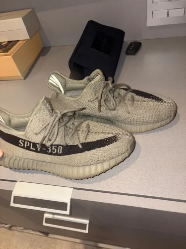 Yeezy 350v2 granite semi novo