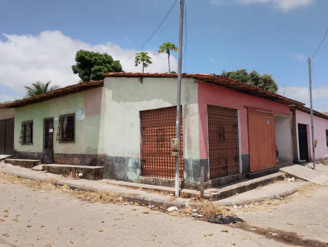 Casa com ponto comercial