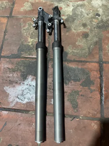 Par de bengalas Bajaj Ns 160 ano 2025/2026 original sem detalhes