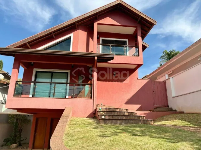 Casa à venda no Condomínio Recanto dos Paturis em Vinhedo - interior de São Paulo.