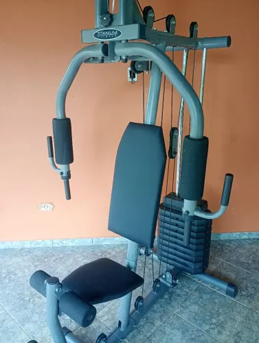Estação de musculação 70 kgs novinha