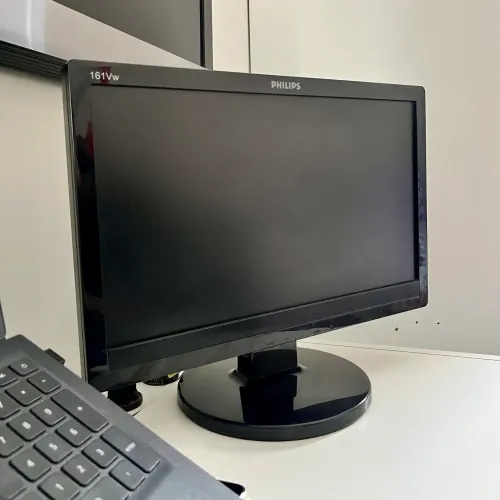 Monitor Philips 15,6 LCD Widescreen VGA - Funcionando Perfeitamente