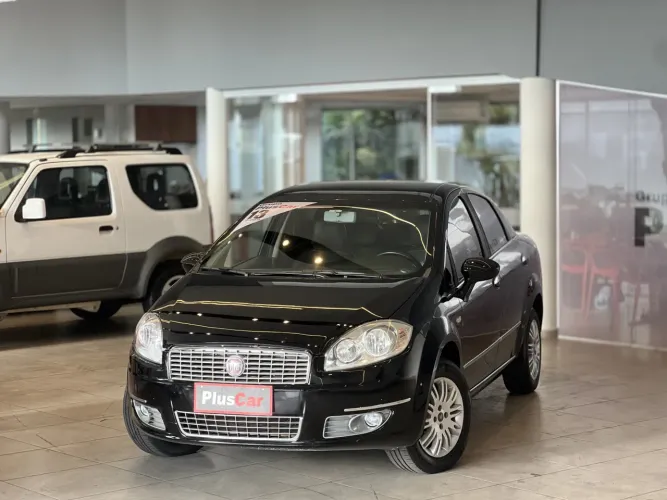 Fiat Linea Essence 1.8 Flex 16V 4P 2013