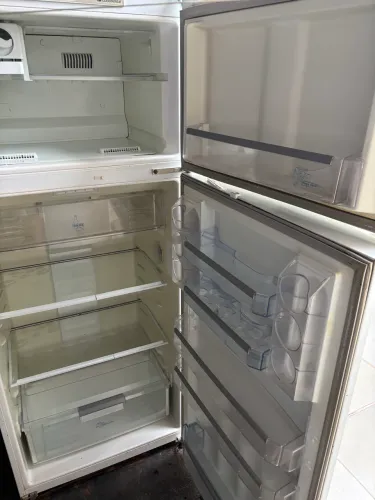 Vende-se geladeira