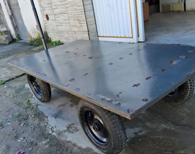 Carrinho plataforma 4 rodas