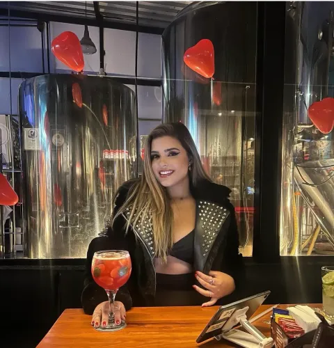 Jaqueta de pelinhos preta com strass *