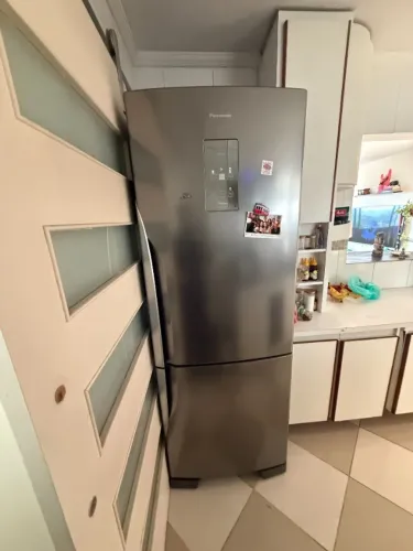Refrigerador Bottom Freezer Inverter Panasonic de 02 Portas Frost Free com 511L