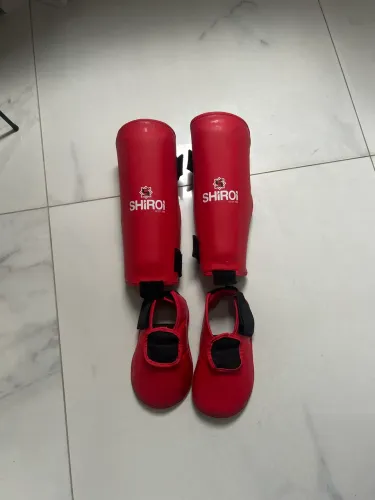 Caneleira com protetor de pé para Karatê