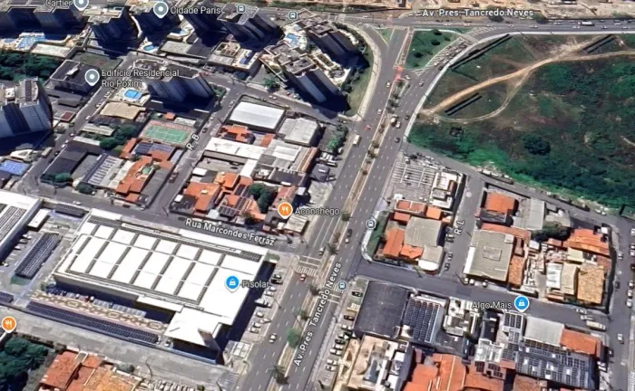 Predio comercial para locação com 1.100m² na Avenida Tancredo Neves próximo a beira mar