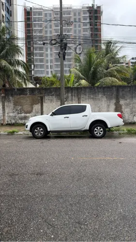 Mitsubishi L200 Triton HLS 2.4 Flex 16V CD Mec. 2015