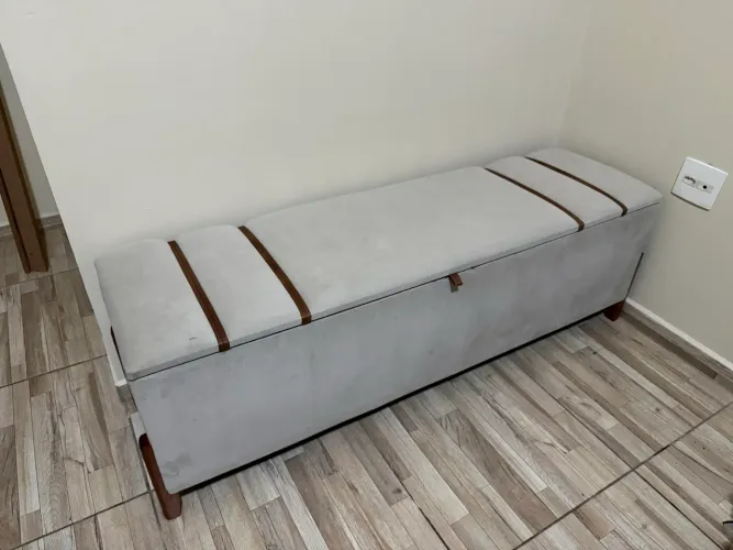 Baú estofado pé de cama