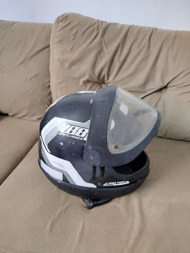 Capacete