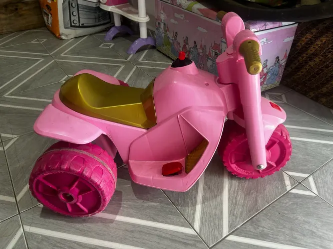 Moto Elétrica 6V Infantil Princesas Disney Rosa Brinquedos Bandeirantes