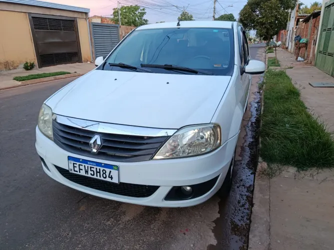 Renault Logan Expression Hi-flex 1.6 8V 4P 2011