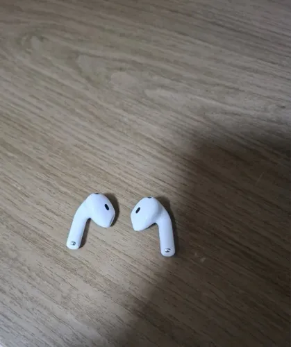 AirPods 4 com Cancelamento Ativo de Ruído Original Apple