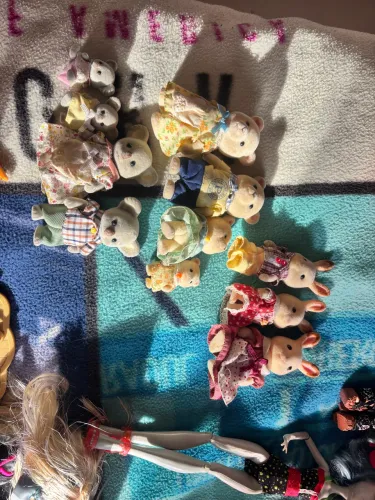 vendo monster high, ever after high, barbie e sylvanian families
