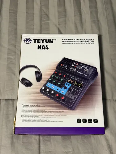 Mesa de som Teyun NA4 interface 4 canais 24 tipos de efeitos voz