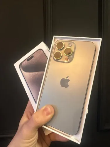 iPhone 15 Pro 128GB - 85% saúde de bateria