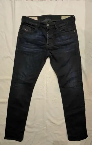 Calça Jeans premium Diesel/ Modelo Thommer - Tamho 33 / 32